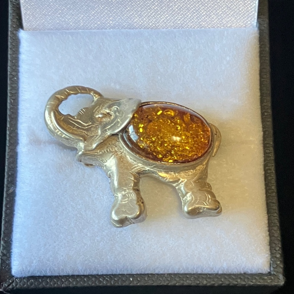 Vintage baltic Amber in Sterling, silver elephant brooch
